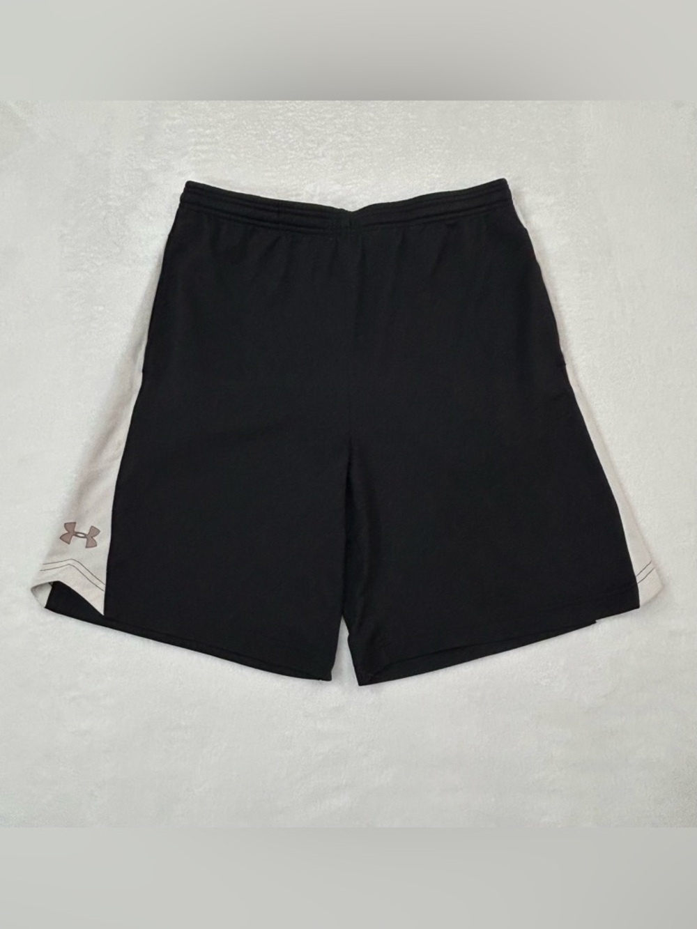 Under Armour Black & White Loose Fit Athletic Basketball Hiking Shorts Men’s M